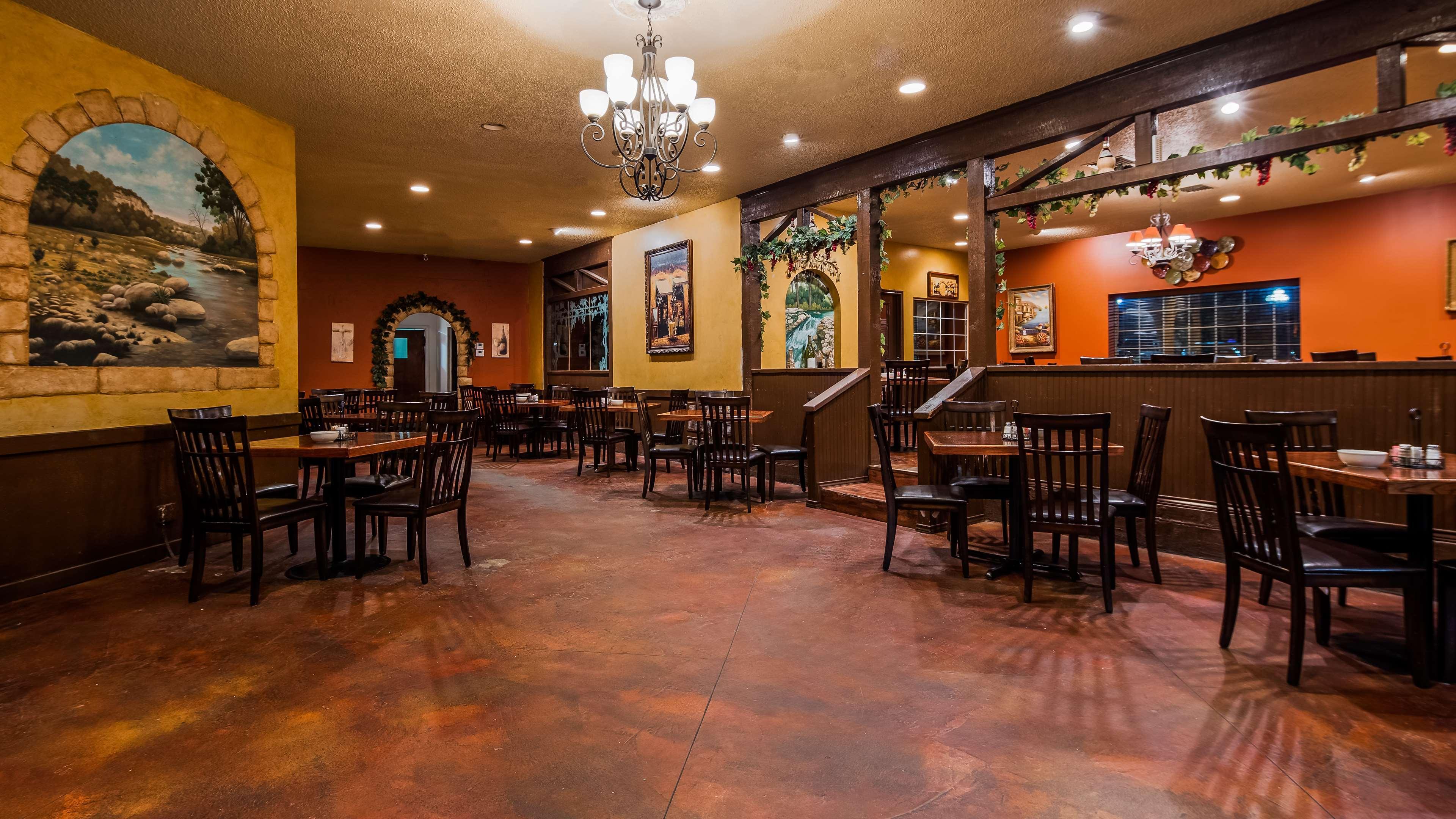 Best Western Sunday House Inn Kerrville Extérieur photo