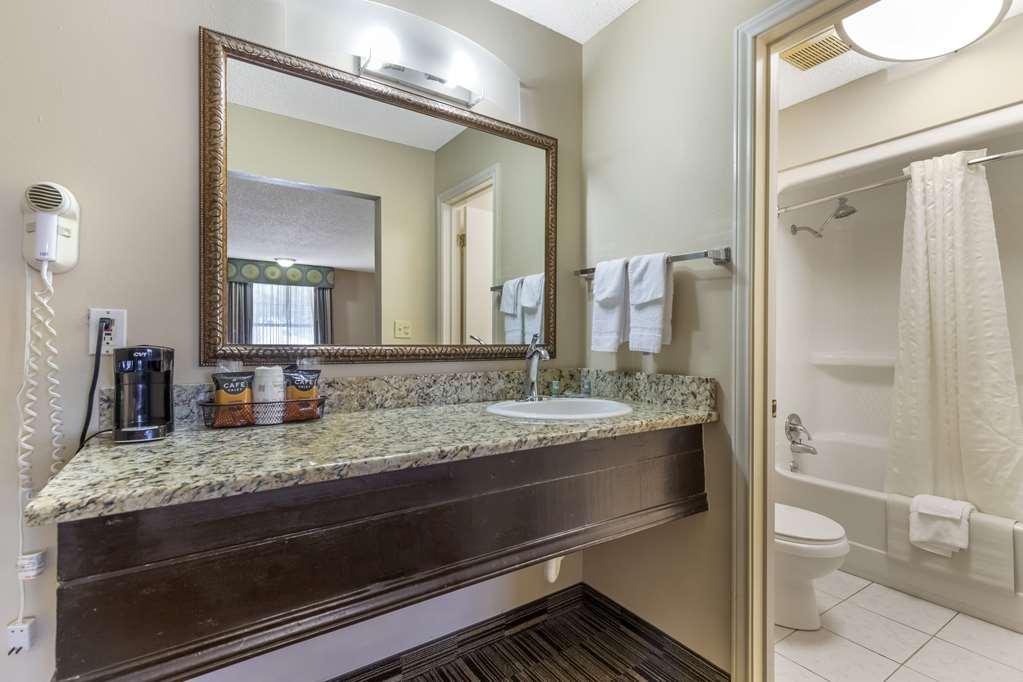 Best Western Sunday House Inn Kerrville Extérieur photo