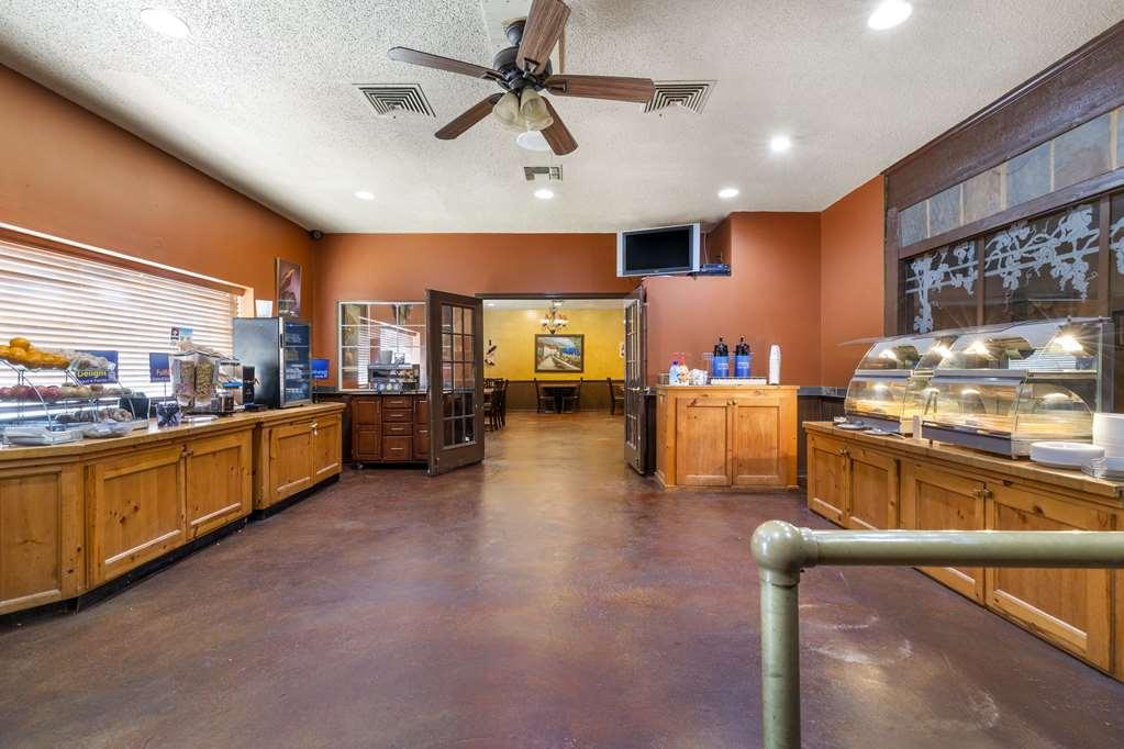 Best Western Sunday House Inn Kerrville Extérieur photo