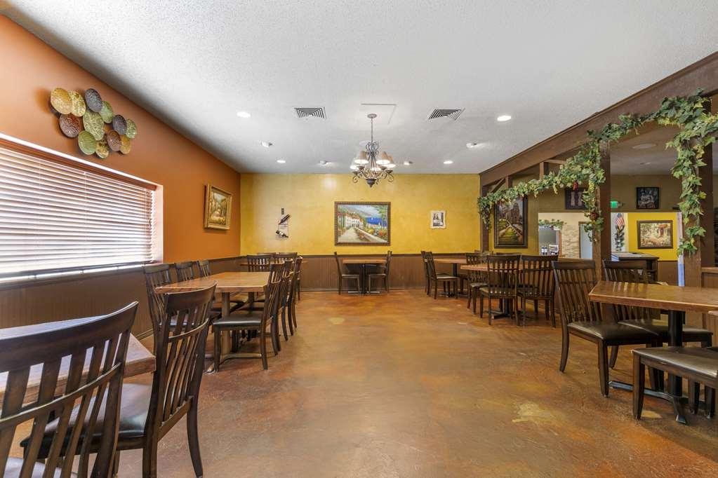 Best Western Sunday House Inn Kerrville Extérieur photo