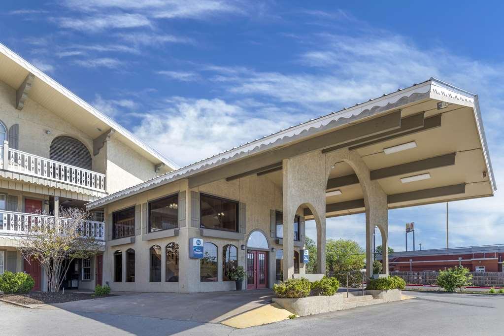 Best Western Sunday House Inn Kerrville Extérieur photo