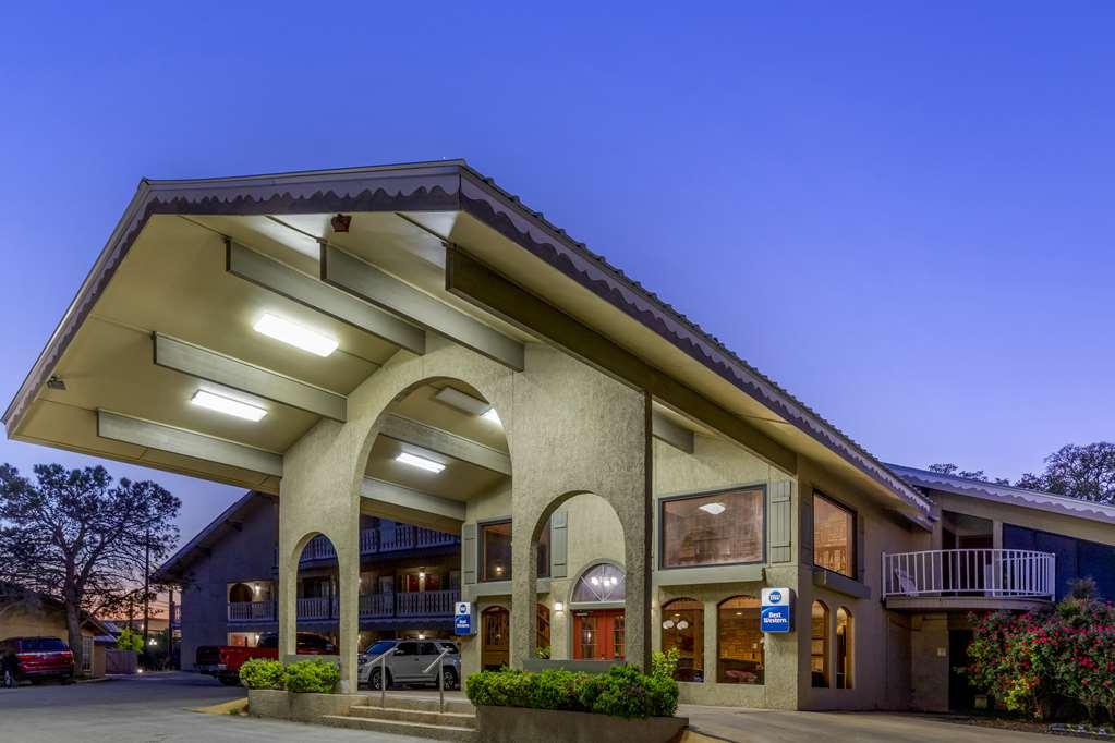 Best Western Sunday House Inn Kerrville Extérieur photo