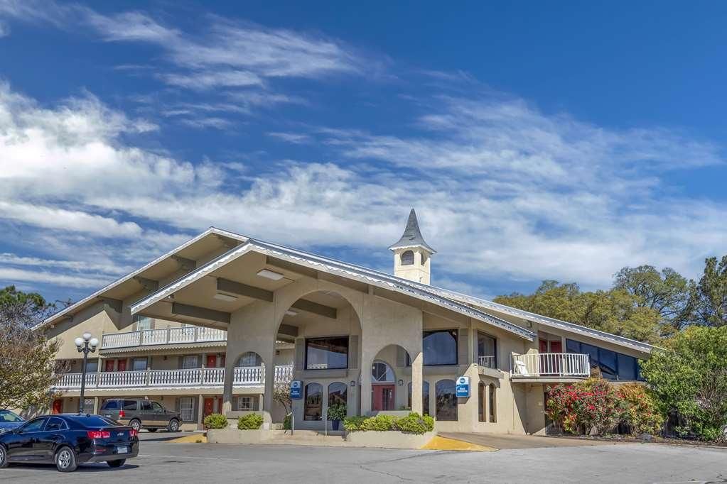 Best Western Sunday House Inn Kerrville Extérieur photo