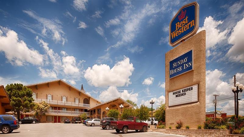 Best Western Sunday House Inn Kerrville Extérieur photo