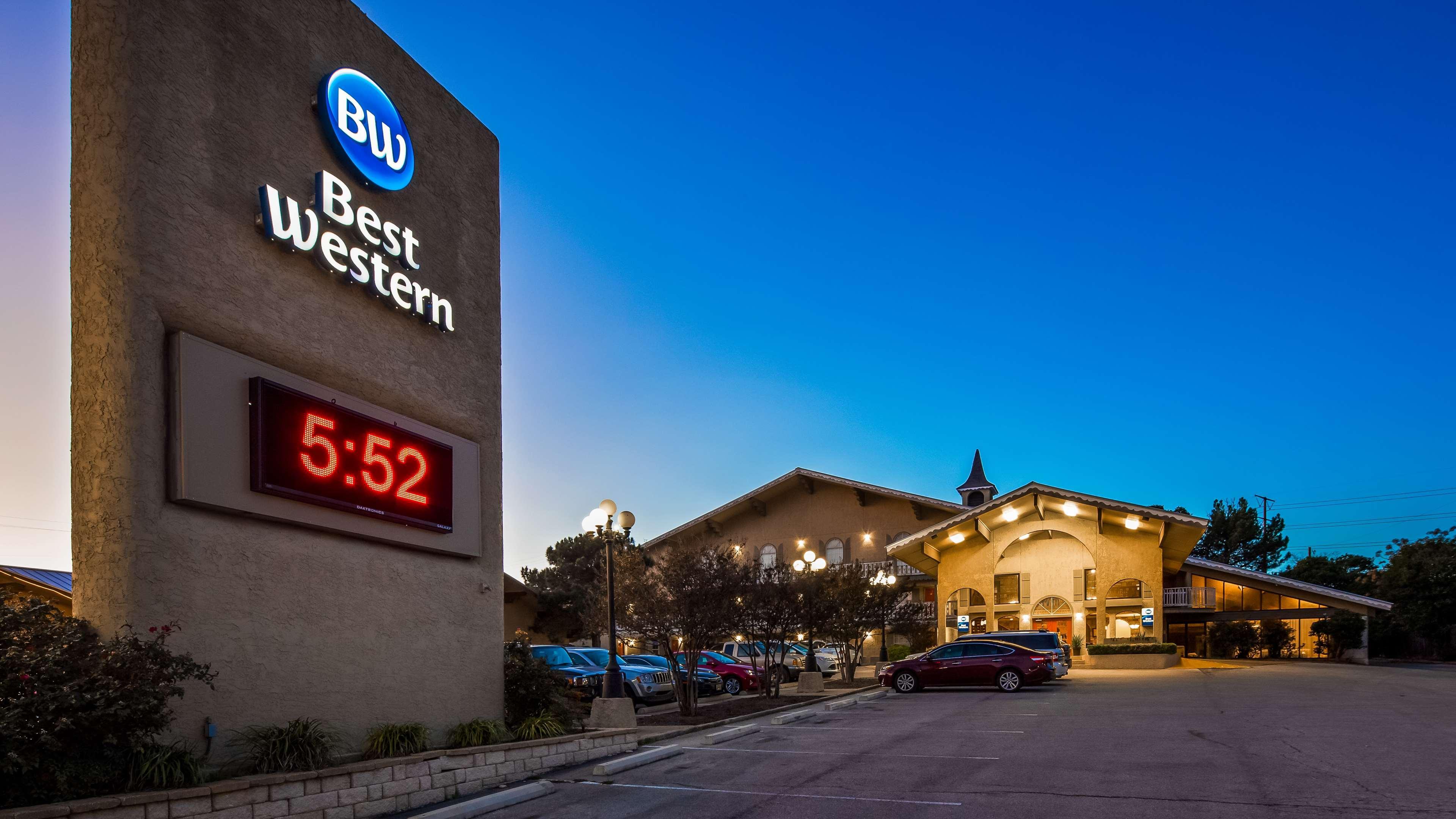 Best Western Sunday House Inn Kerrville Extérieur photo