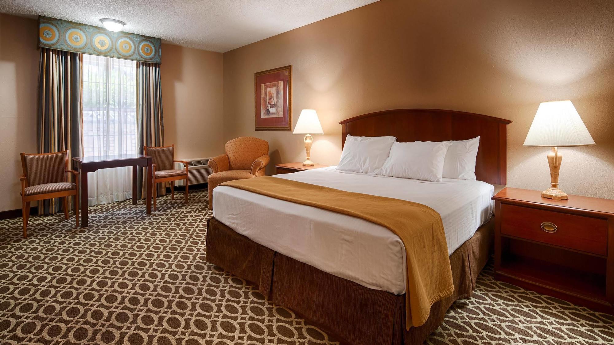 Best Western Sunday House Inn Kerrville Extérieur photo